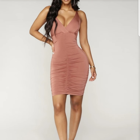 Dresses & Skirts - NWT Fashion Nova bodycon dress, size M